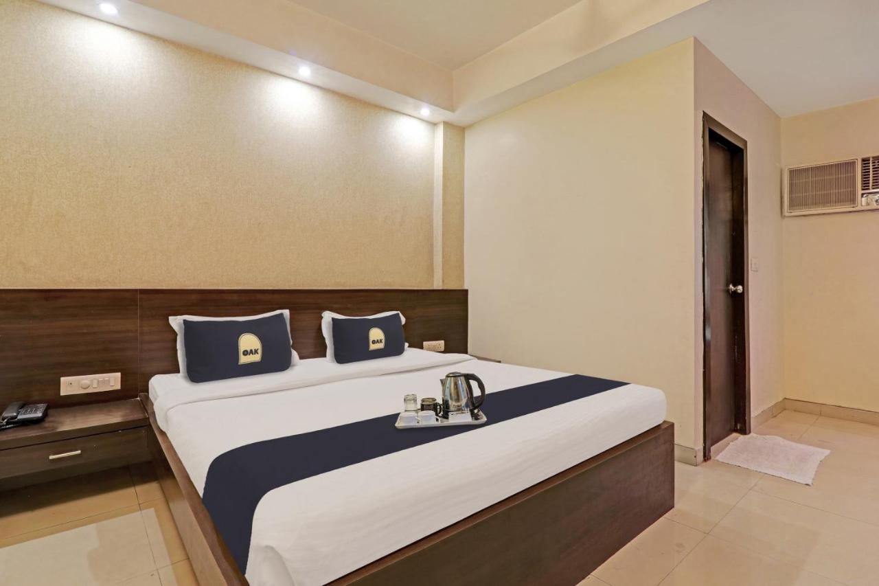 Townhouse Oak Hotel Shelter Lucknow Exterior photo